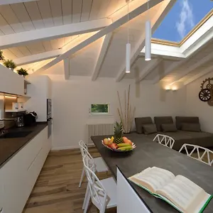 https://grenier-blanc-appartamento-a-mansarda.emilia-romagnahotels.net